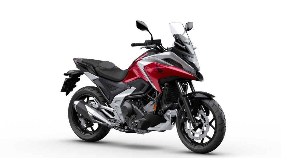 Honda NC750X 2023 Candy Chromosphere Red