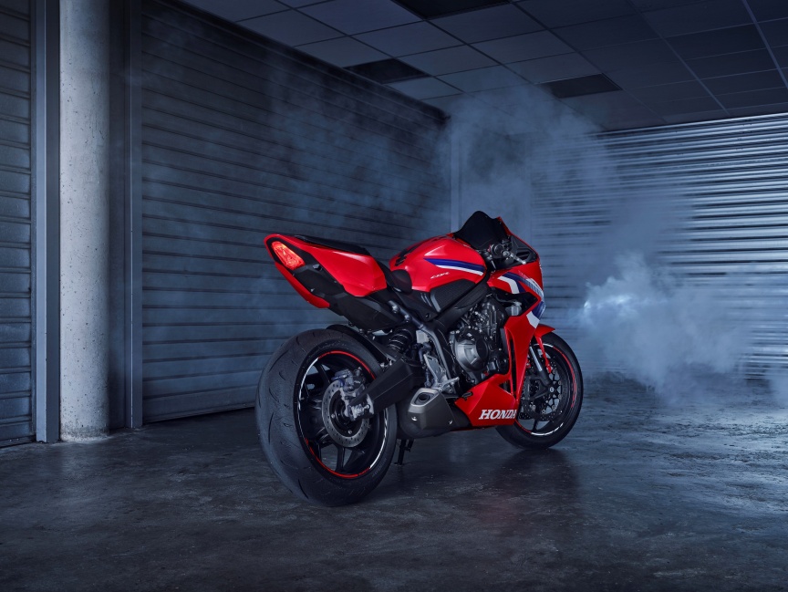 Honda CBR650R připojení telefonu