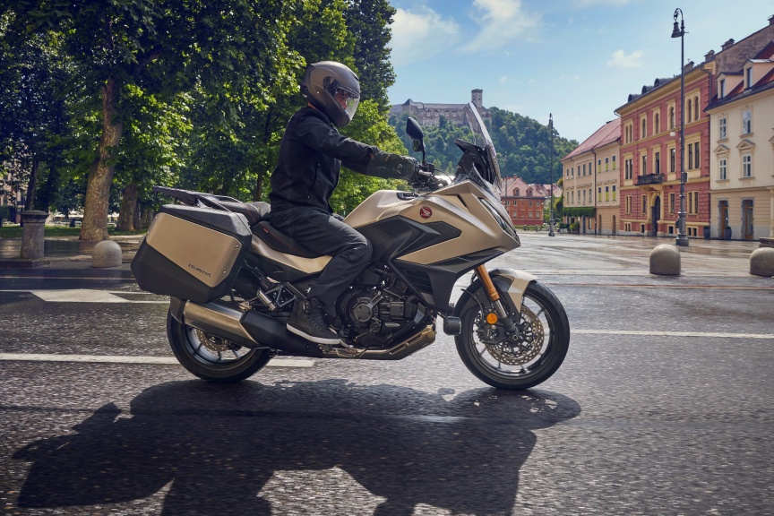 Honda NT1100 jízda
