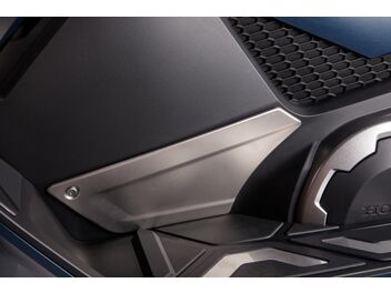 Podlahový kryt boční Honda Forza 750
