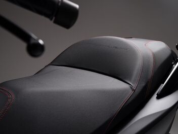 Sedlo speciální edice Honda Forza 350